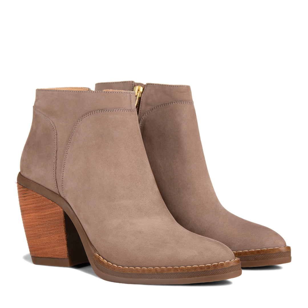 NEW! ABBIE FUMO