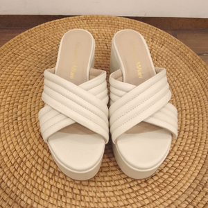 NEW! LAURETTE OSTRA